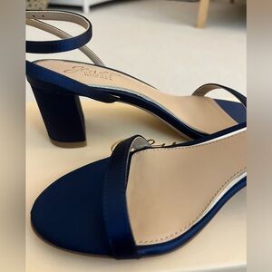 NWT Jewel Badgley Mischka heels